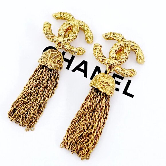 CHANEL CC Logos Tassel Fringe Dangle Clip-On Earrings Gold Tone 93A w/BOX k536 - Picture 1 of 6